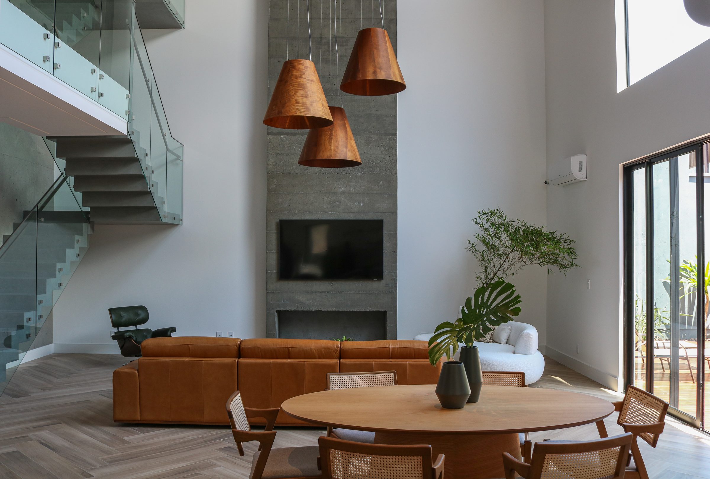 Casa Praia Mole, living double height wide